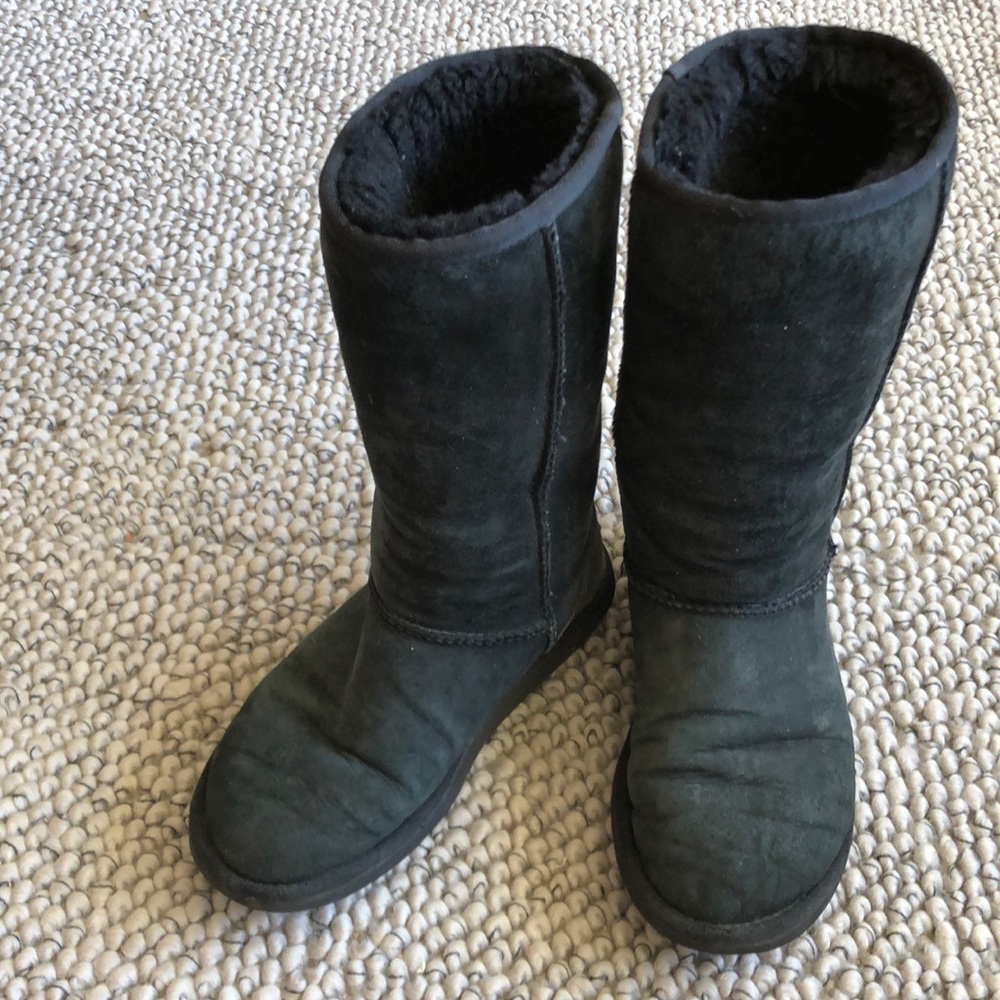 UGG - 5 - Tall Black Boots